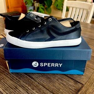 New in box Sperry sandy black leather shoe W9